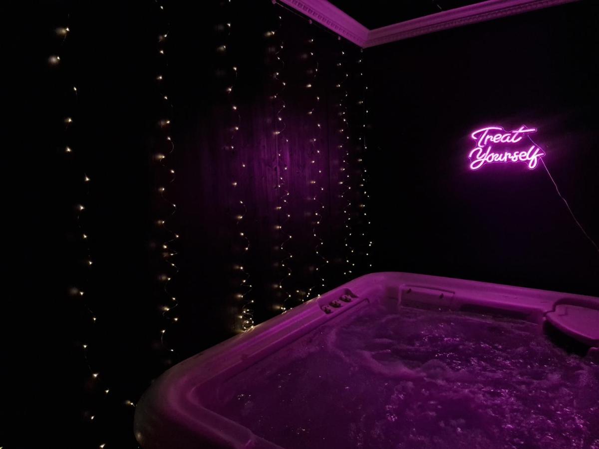 The Penny Black Apartment With Indoor Hot Tub Slamannan Dış mekan fotoğraf
